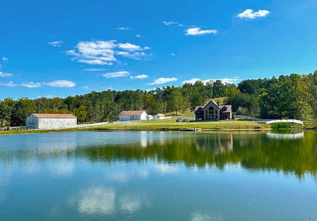 42 May Hollow Road, Tollesboro, KY 41189