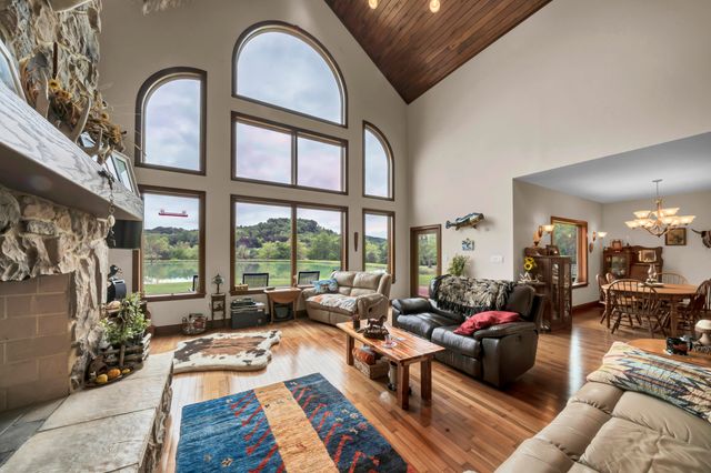 42 May Hollow Road, Tollesboro, KY 41189