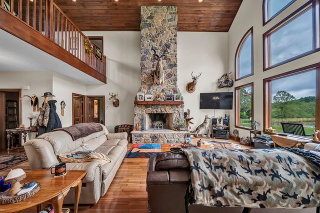 42 May Hollow Road, Tollesboro, KY 41189