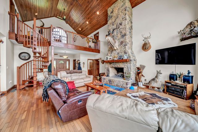 42 May Hollow Road, Tollesboro, KY 41189