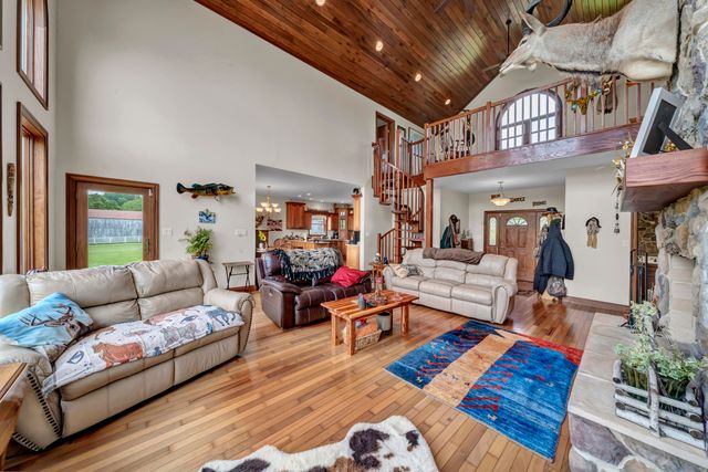 42 May Hollow Road, Tollesboro, KY 41189