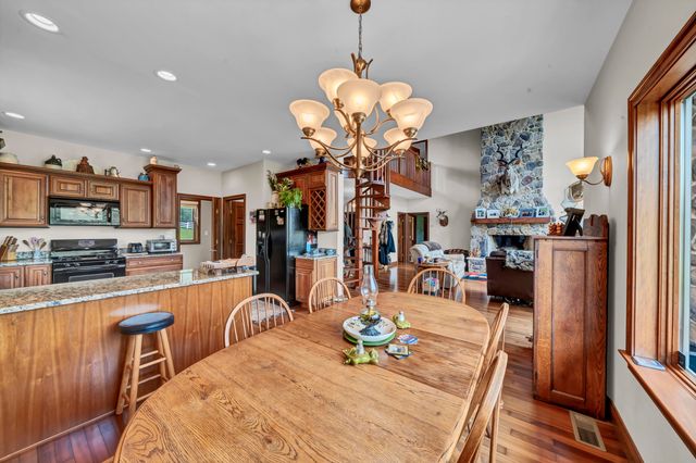 42 May Hollow Road, Tollesboro, KY 41189