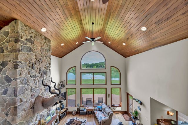 42 May Hollow Road, Tollesboro, KY 41189