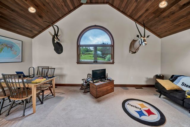 42 May Hollow Road, Tollesboro, KY 41189