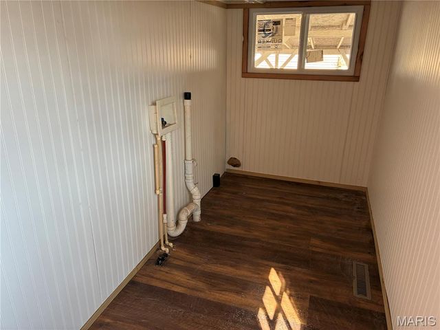 1208 N Madison Street, Litchfield, IL 62056