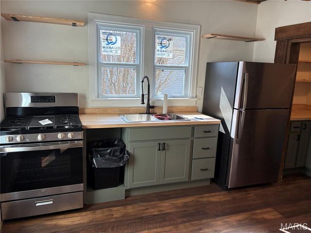 1208 N Madison Street, Litchfield, IL 62056