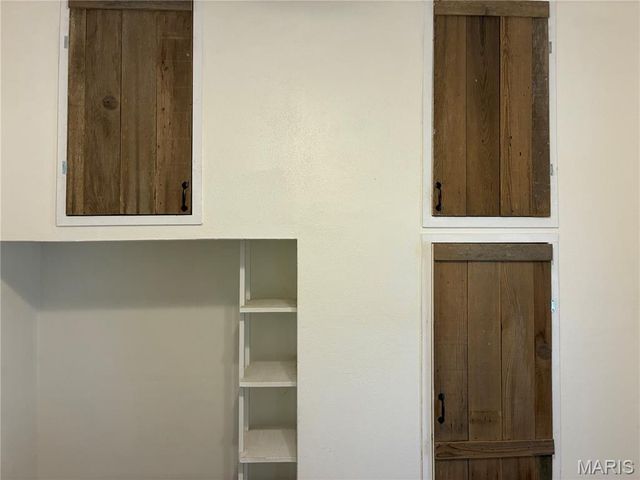 1208 N Madison Street, Litchfield, IL 62056