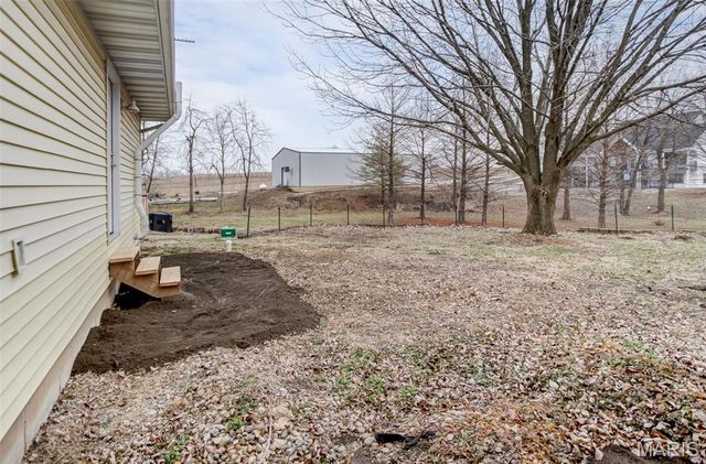 1140 Brooklane Drive, Carrollton, IL 62016