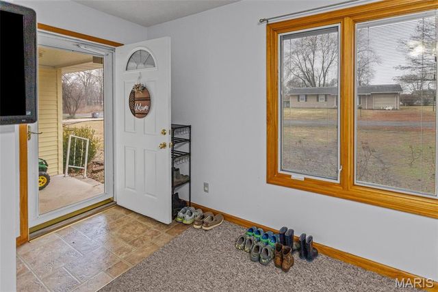 1140 Brooklane Drive, Carrollton, IL 62016