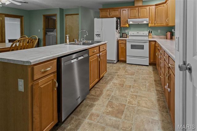 1140 Brooklane Drive, Carrollton, IL 62016