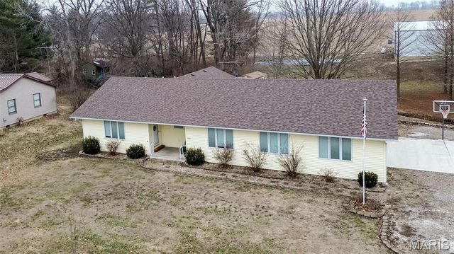 1140 Brooklane Drive, Carrollton, IL 62016