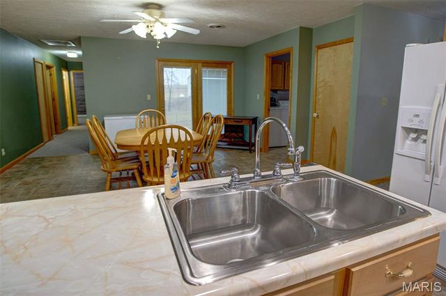 1140 Brooklane Drive, Carrollton, IL 62016