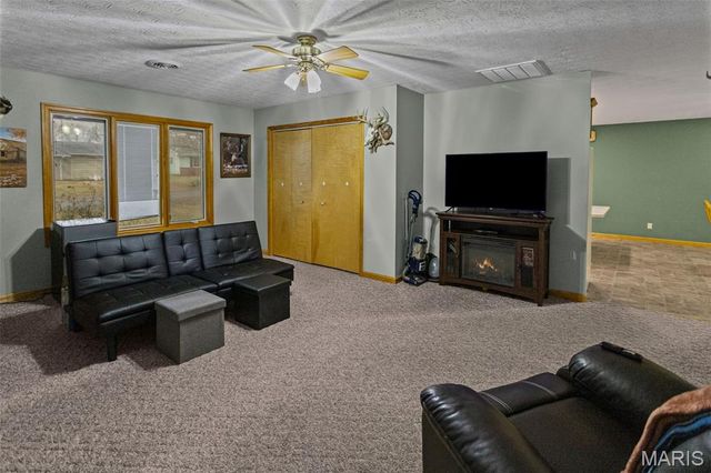 1140 Brooklane Drive, Carrollton, IL 62016