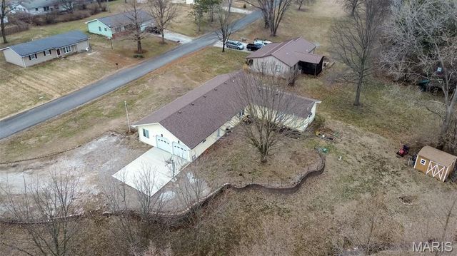 1140 Brooklane Drive, Carrollton, IL 62016