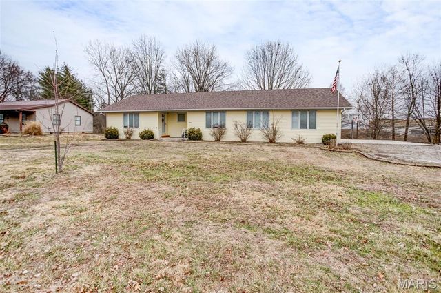 1140 Brooklane Drive, Carrollton, IL 62016