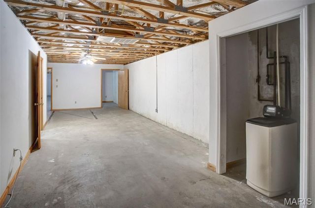 1140 Brooklane Drive, Carrollton, IL 62016