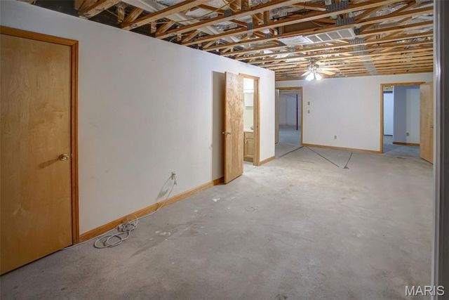 1140 Brooklane Drive, Carrollton, IL 62016