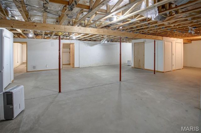 1140 Brooklane Drive, Carrollton, IL 62016