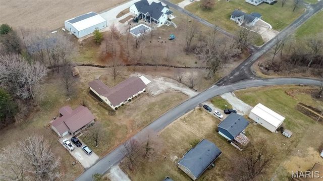 1140 Brooklane Drive, Carrollton, IL 62016