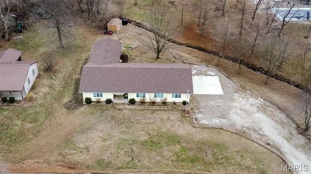 1140 Brooklane Drive, Carrollton, IL 62016