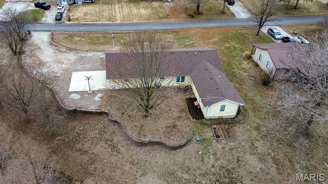 1140 Brooklane Drive, Carrollton, IL 62016