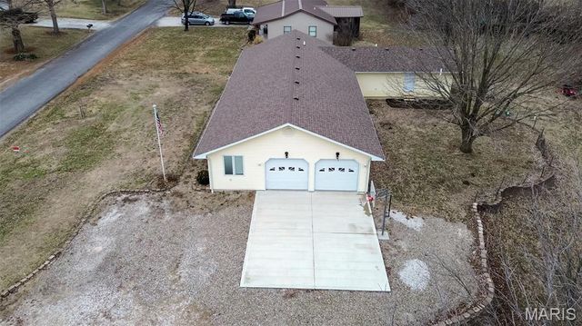 1140 Brooklane Drive, Carrollton, IL 62016