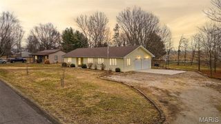 1140 Brooklane Drive, Carrollton, IL 62016