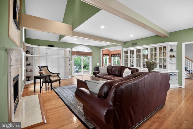 297 HAWKS FLIGHT CT, Ambler, PA 19002