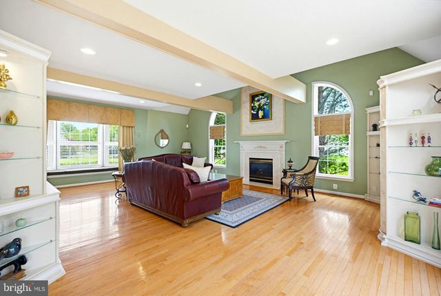 297 HAWKS FLIGHT CT, Ambler, PA 19002