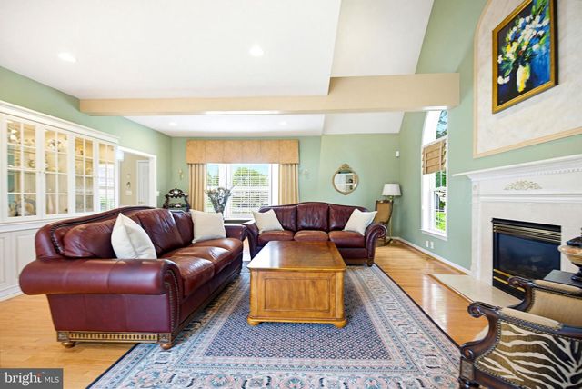 297 HAWKS FLIGHT CT, Ambler, PA 19002