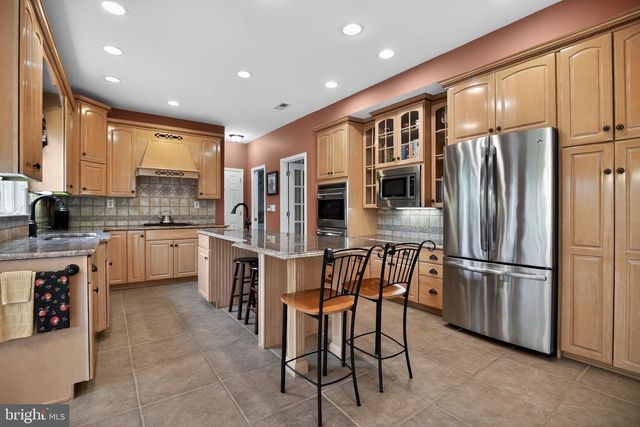 297 HAWKS FLIGHT CT, Ambler, PA 19002