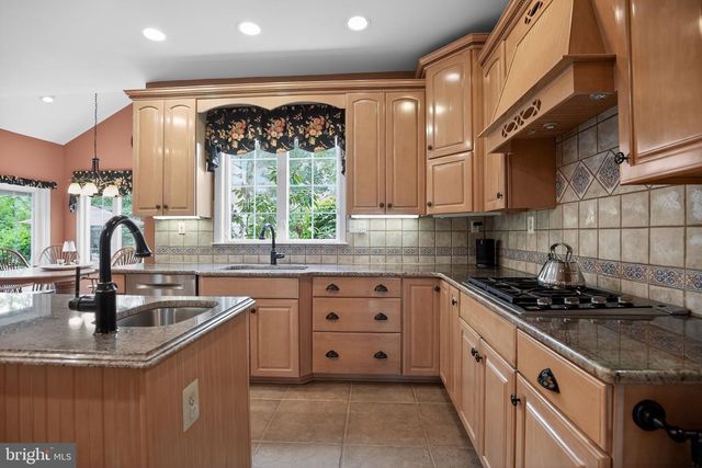 297 HAWKS FLIGHT CT, Ambler, PA 19002