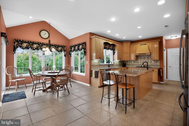 297 HAWKS FLIGHT CT, Ambler, PA 19002