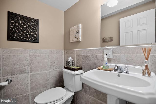 297 HAWKS FLIGHT CT, Ambler, PA 19002