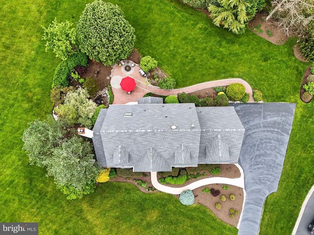 297 HAWKS FLIGHT CT, Ambler, PA 19002