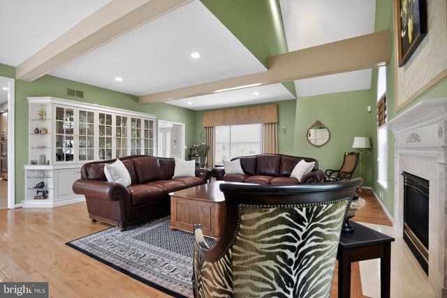 297 HAWKS FLIGHT CT, Ambler, PA 19002