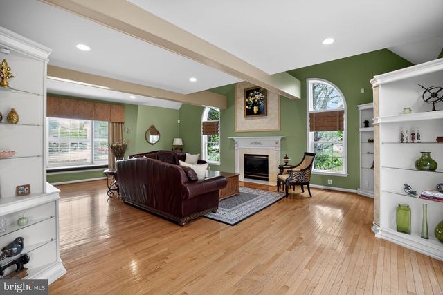 297 HAWKS FLIGHT CT, Ambler, PA 19002