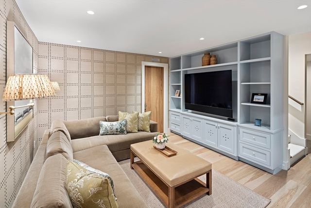 8 Silver Hill, Lincoln, MA 01773