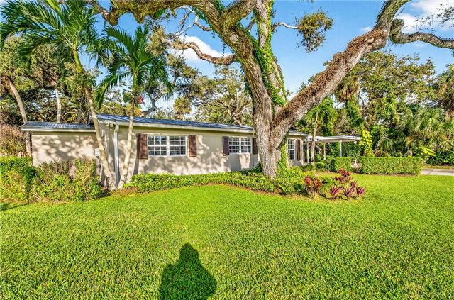 3825 Mockingbird Drive, Vero Beach, FL 32963