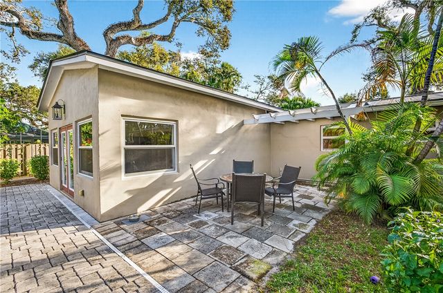 3825 Mockingbird Drive, Vero Beach, FL 32963