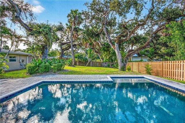 3825 Mockingbird Drive, Vero Beach, FL 32963