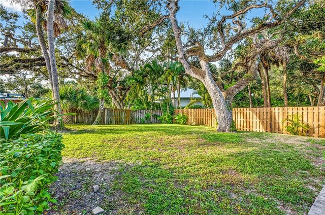 3825 Mockingbird Drive, Vero Beach, FL 32963