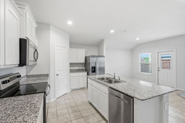 409 Beekeeper Drive, Fort Worth, TX 76131