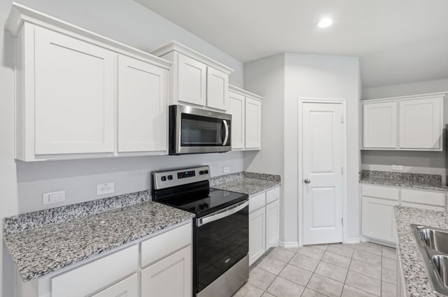 409 Beekeeper Drive, Fort Worth, TX 76131