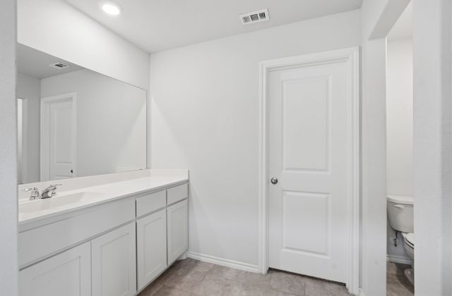 409 Beekeeper Drive, Fort Worth, TX 76131