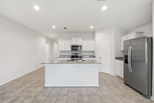 409 Beekeeper Drive, Fort Worth, TX 76131