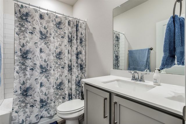 3208 Brady Starr Drive, Aubrey, TX 76227