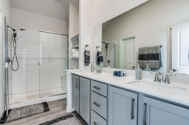 3208 Brady Starr Drive, Aubrey, TX 76227