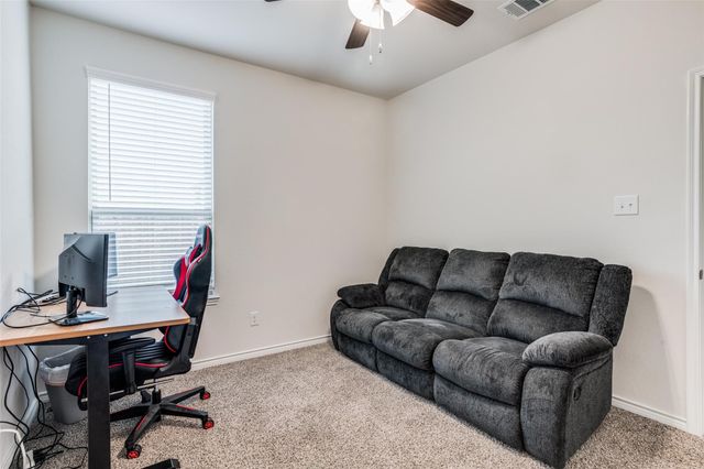 3208 Brady Starr Drive, Aubrey, TX 76227