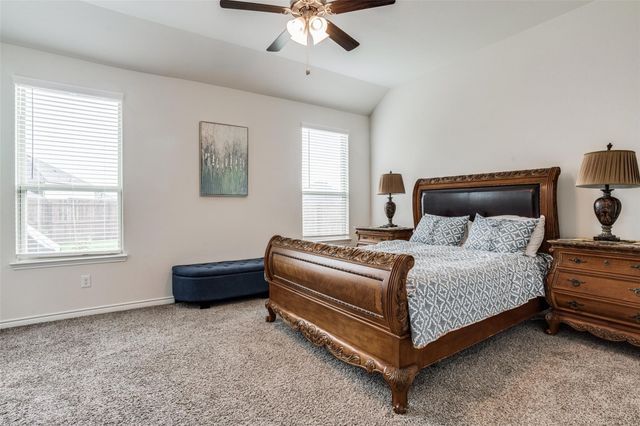 3208 Brady Starr Drive, Aubrey, TX 76227